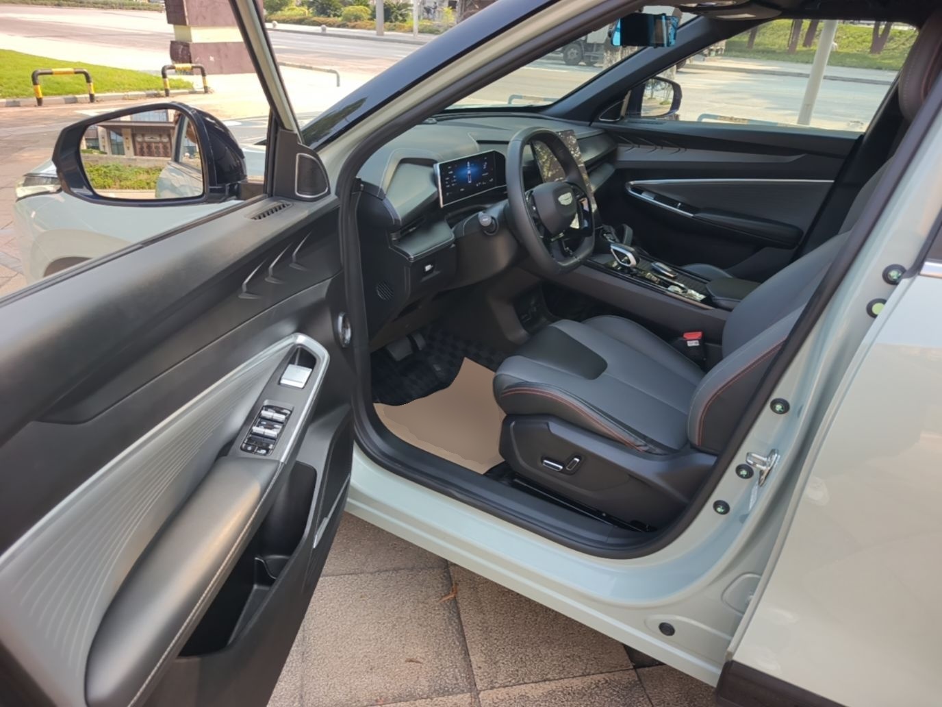 Geely Auto Emgrand X7 Sport 2023 Boyue COOL 1.5TD Smart Connect+ — снимка 18