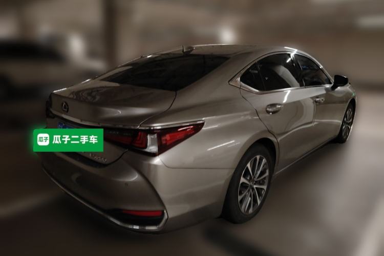 Used Lexus ES 2021 200 Excellence Edition Rear Right 45 Deg