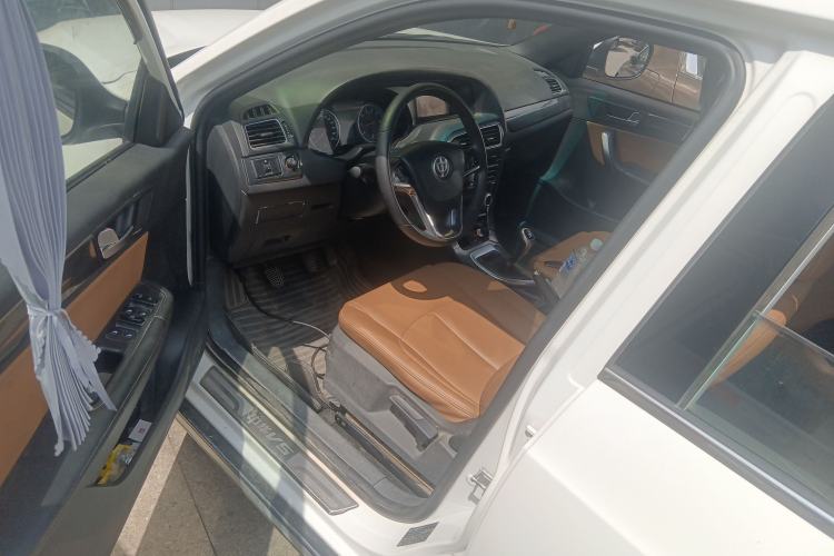 Used Brilliance V5 2016 1.5T Manual Two-Wheel Drive Smart Version Driver Seat