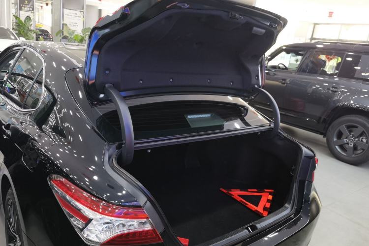 Used Toyota Camry 2021 2.0S FENGSHANG Edition Trunk