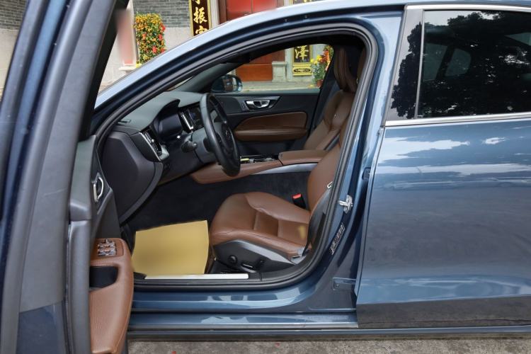 Used Volvo S60 New Energy 2021 T8 E-Drive Hybrid Four-Wheel Drive Smart Luxury Edition
