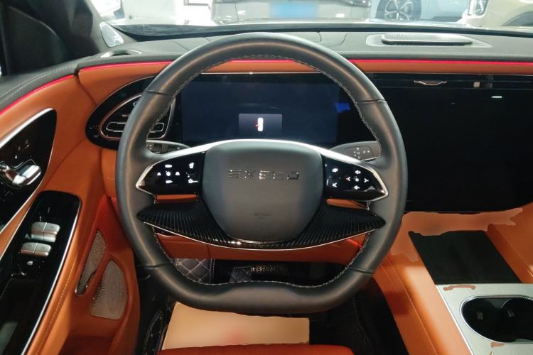Used EXEED Lanyue C-DM 2025 180 Ultra-Long Range Max All-Wheel Drive 7-Seater Steering Wheel
