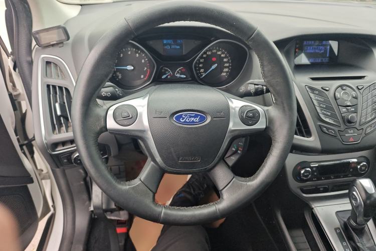 Used Ford Focus 2012 Sedan 1.6L Automatic Fashion Edition Steering Wheel