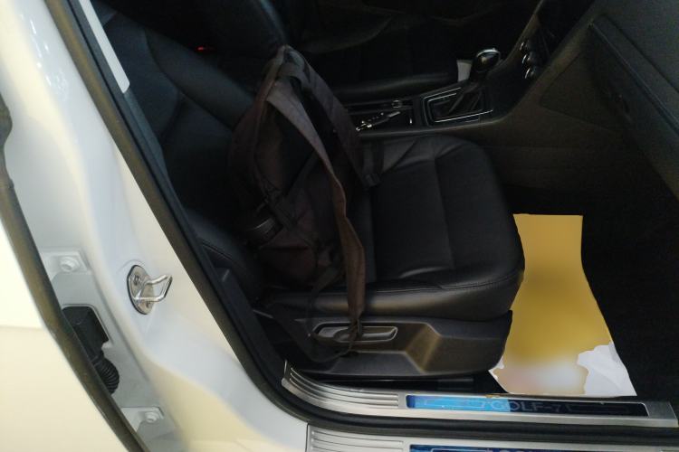 Used Volkswagen Golf 2016 230TSI Automatic Comfort Version
