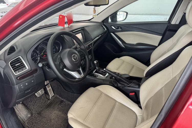 Used Mazda Atenza 2014 2.0L Blue Sky Luxury Edition Interior 4