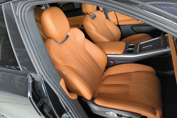 Used XPeng G9 2025 625 Long-Range Max Right Front Seat