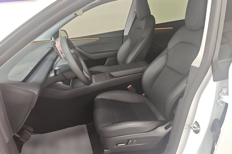 Used Tesla Model Y 2025 Long-Range All-Wheel Drive First Edition Left Front Seat