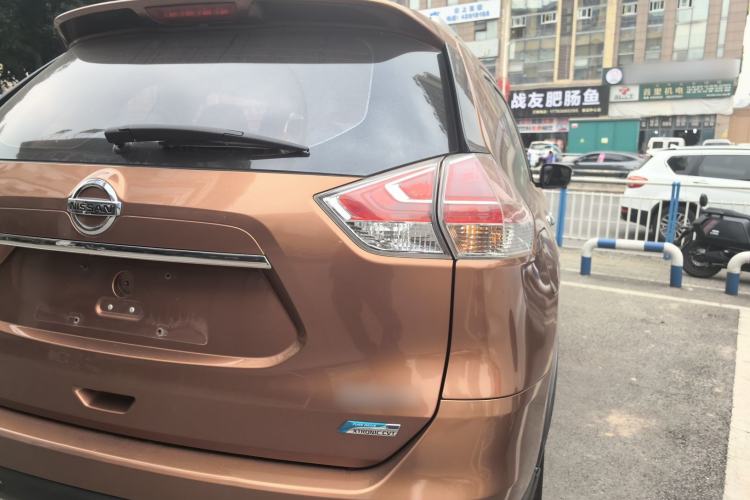 Used Nissan X-Trail 2015 2.0L CVT Comfort MAX Edition 2WD
