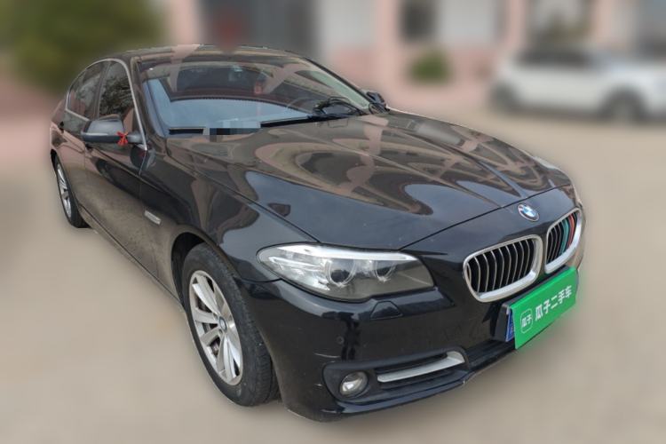 Used BMW 5 Series 2014 520i Elegant Edition Front Right 45 Deg
