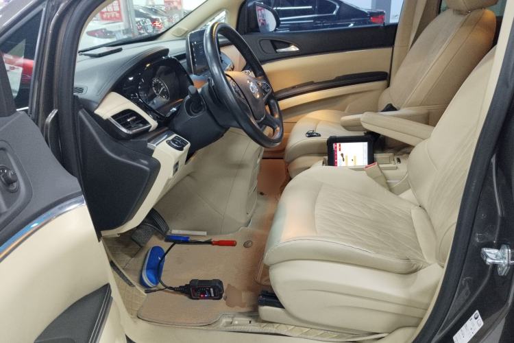 Used Buick GL8 2023 Facelifted Land Cruiser Executive Luxury Version
