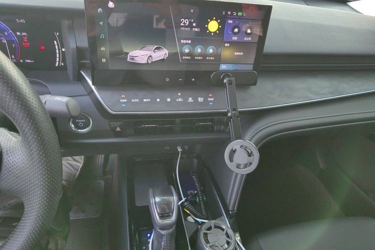 Used Toyota Camry 2024 Dual-Motor 2.0 HE Elite Edition