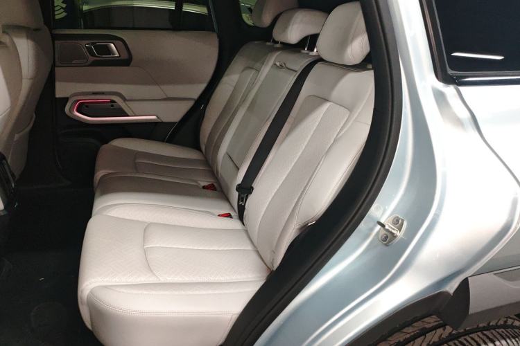 Used Formula Leopard Titanium 3 2025 501KM All-Wheel Drive Intelligent Driving Ultra Version
