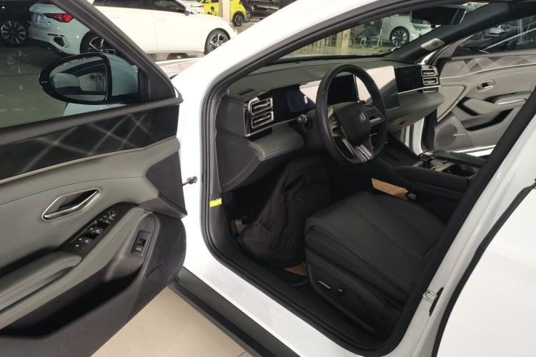 Used BYD Qin L 2024 DM-i 80KM Beyond Model
