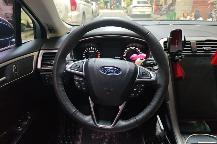 Used Ford Mondeo 2017 EcoBoost 200 Stylish Model Steering Wheel