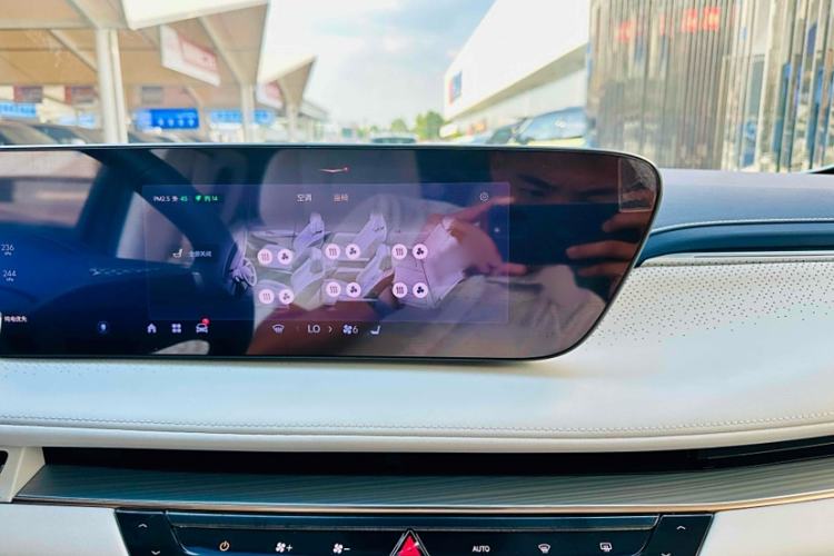 Used Buick GL8 New Energy 2024 Lu Zun Luxury Edition 6-Seater
