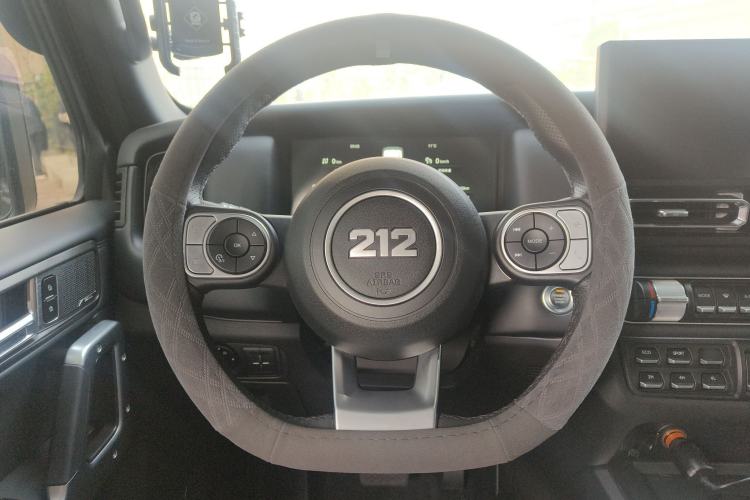 Used 212 T01 2024 2.0T Mechanic