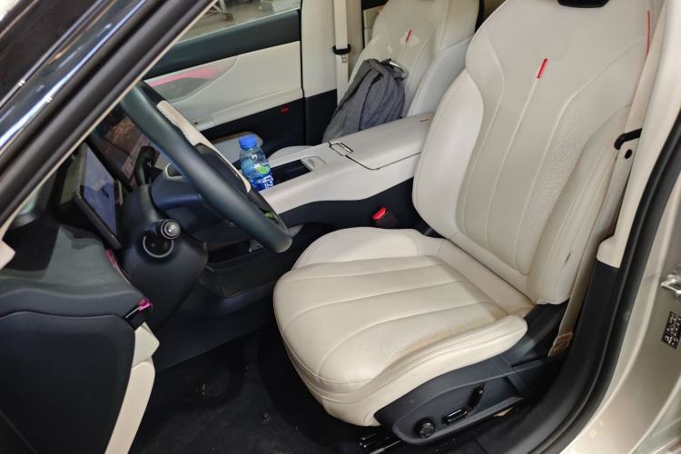 Used Lynk & Co 07 2024 EM-P 126 Long-Range Intelligent Driving Ultra Left Front Seat