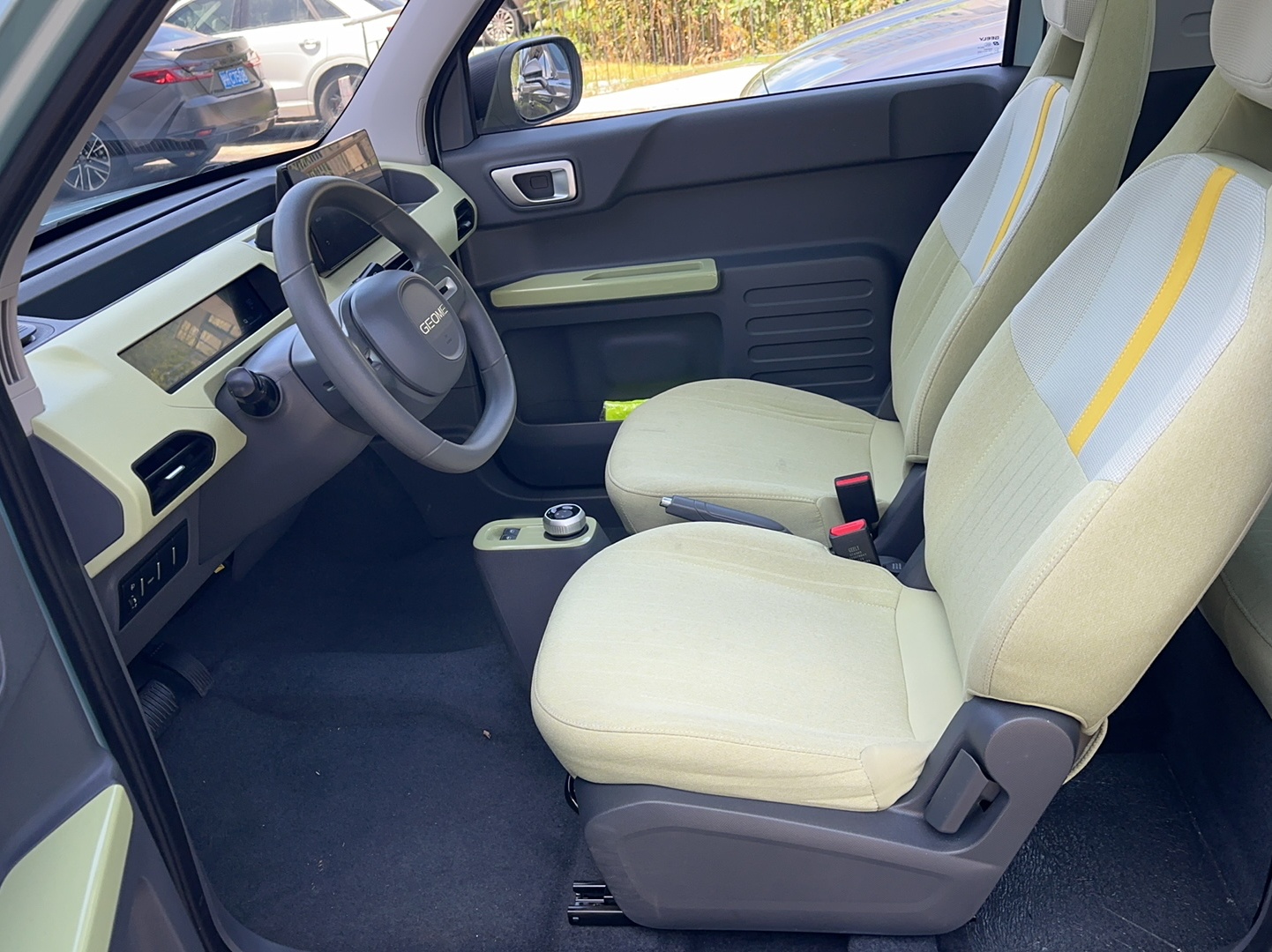 Vordere Reihe im Auto