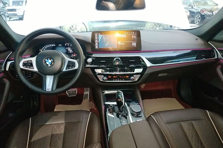 Used BMW 5 Series 2021 Facelifted 525Li M Sport Package Center Console