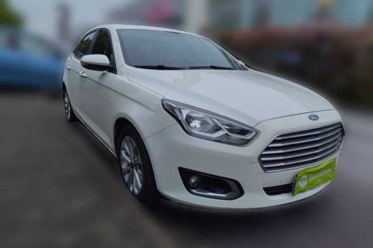 Used Ford Escort 2015 1.5L Automatic Fashion Model Front Right 45 Deg