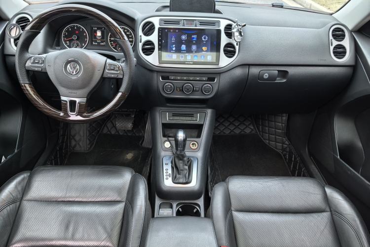 Used Volkswagen Tiguan 2015 1.8TSI Automatic Two-Wheel Drive Luxury Model Audio And AC Panel