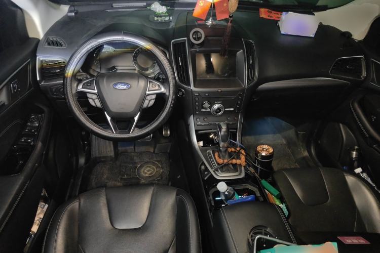 Used Ford Edge 2018 EcoBoost 245 Four-Wheel Drive Titanium 7-Seater Center Console