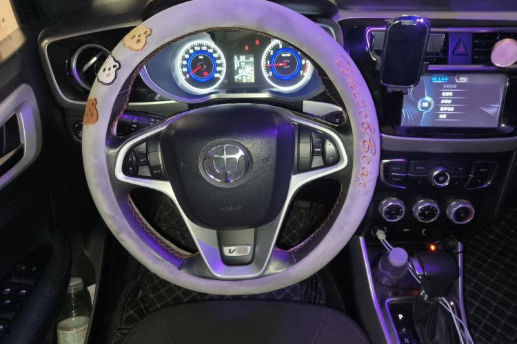 Used Brilliance V3 2015 1.5L Automatic Elite Model Steering Wheel