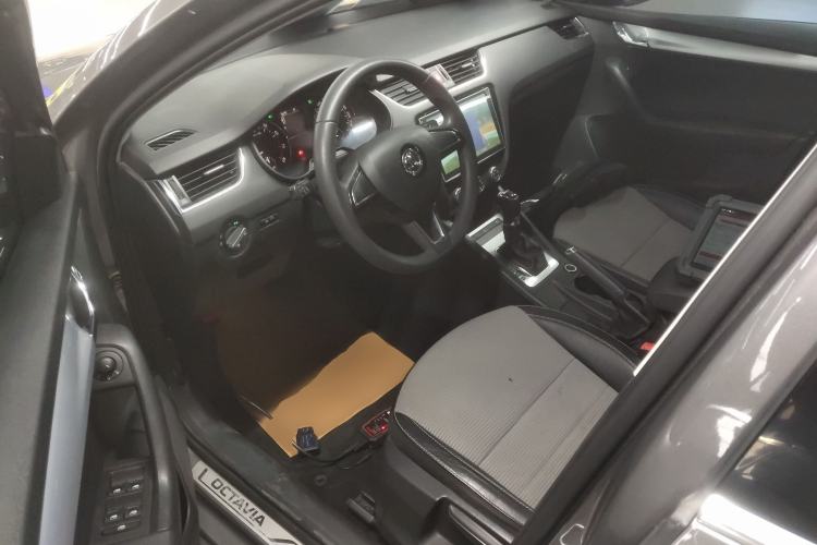 Used Skoda Octavia 2017 1.6L Automatic Chuanxing Edition
