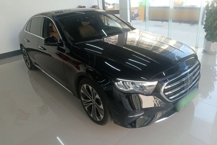 Used Mercedes-Benz E-Class New Energy 2024 E 350 e L Plug-in Hybrid Sedan Front Right 45 Deg