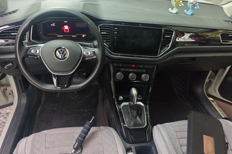 Used Volkswagen T-ROC 2022 280TSI DSG Two-Wheel Drive Comfort PLUS Center Console