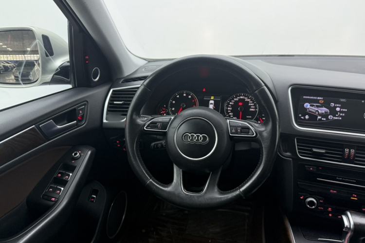 Used Audi Q5 2017 40 TFSI Comfort Model Interior 2