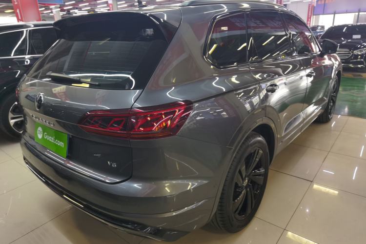 Used Volkswagen Touareg 2021 3.0 TSI Luxury Edition Black Diamond Sport Package Rear Right 45 Deg