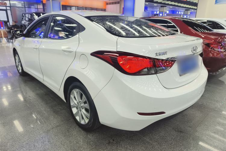 Used Hyundai Elantra (5th Generation / Langdong) 2016 1.6L Automatic Smart Version
