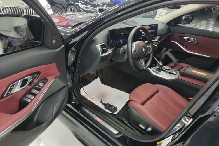 Used BMW i3 2023 eDrive 40 L Midnight Sports Package
