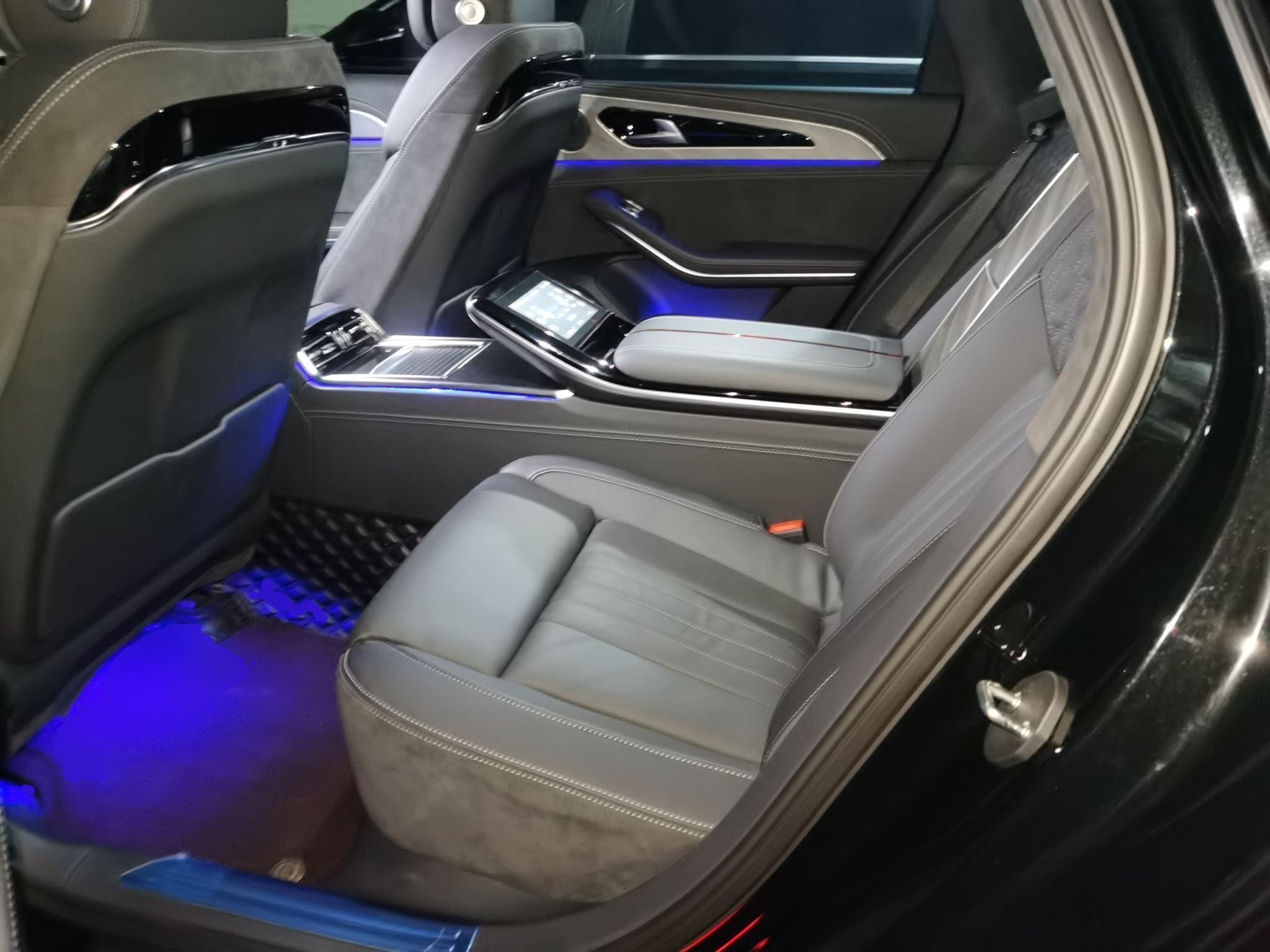 Hongqi H9 2022 3.0T Smart Connect Flagship Four-Seater Version — снимка 17