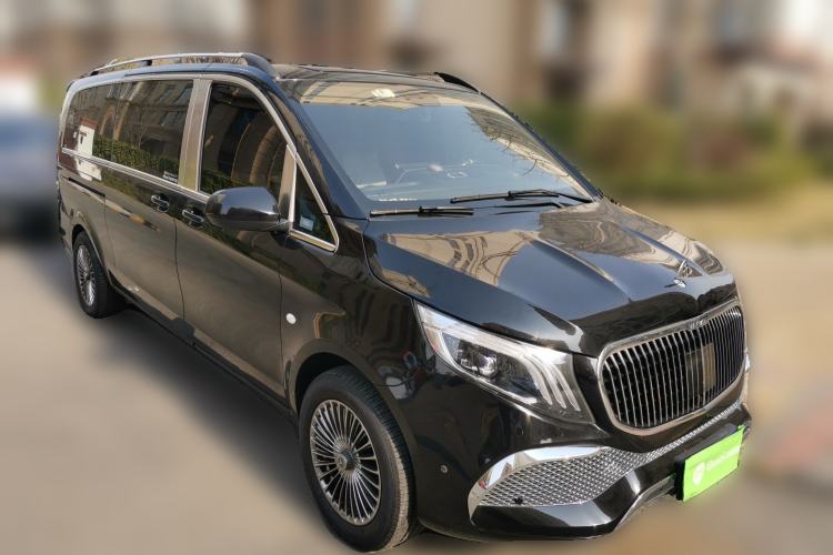 Used Mercedes-Benz Vito 2021 2.0T Elite Version 7 Seats Front Right 45 Deg