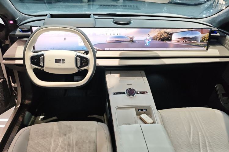 Used Geely Galaxy E8 2024 665 km Range Rear-Drive Starship Long-Range Version
