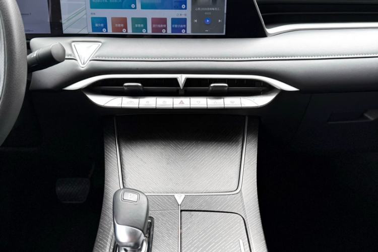 Used Venucia V 2021 260T Idol Edition