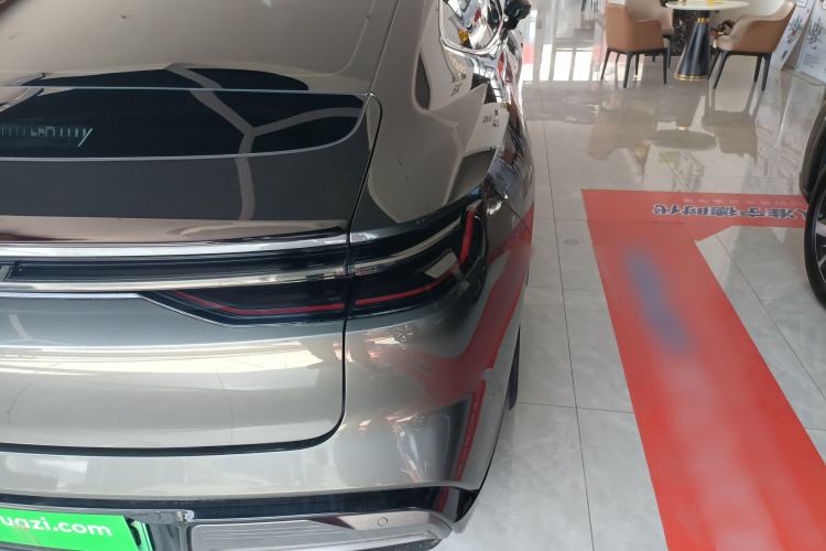 Used Geely Galaxy E8 2024 550 km Range Rear-Wheel-Drive PRO Right Rear Taillight