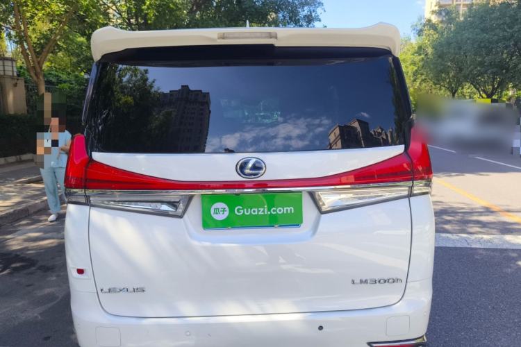 Used Lexus LM 2020 300h Seven-Seat Elegant Edition
