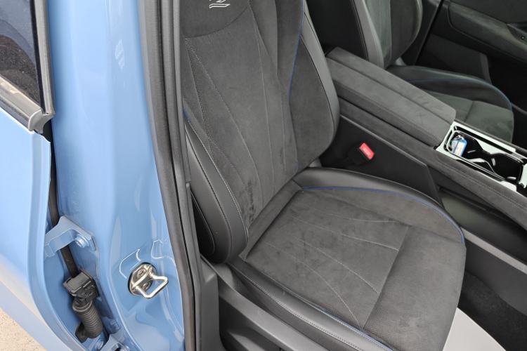 Used Volkswagen Tiguan L 2024 PRO 380TSI Four-Wheel Drive R-Line Prestige Edition Right Front Seat