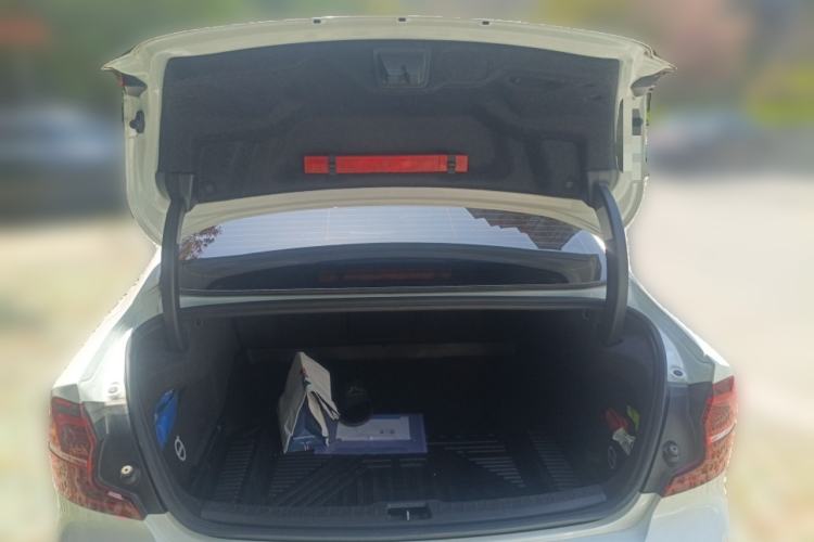 Used Volvo S60 2022 B4 Zhiyi Luxury Edition Trunk