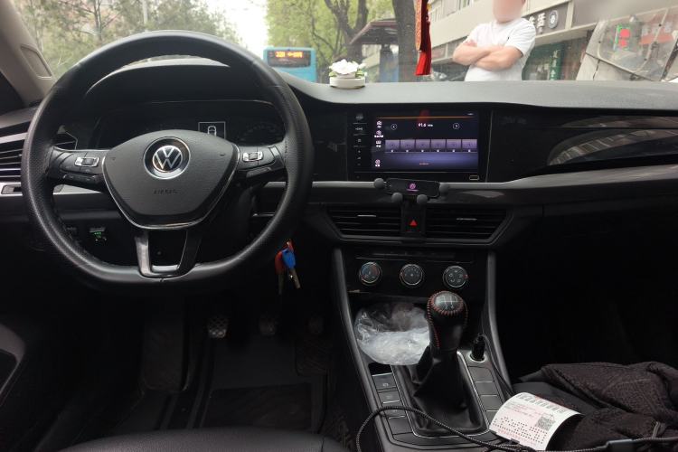 Used Volkswagen Bora 2021 1.5L Manual Comfort Smart Connect Edition Center Console
