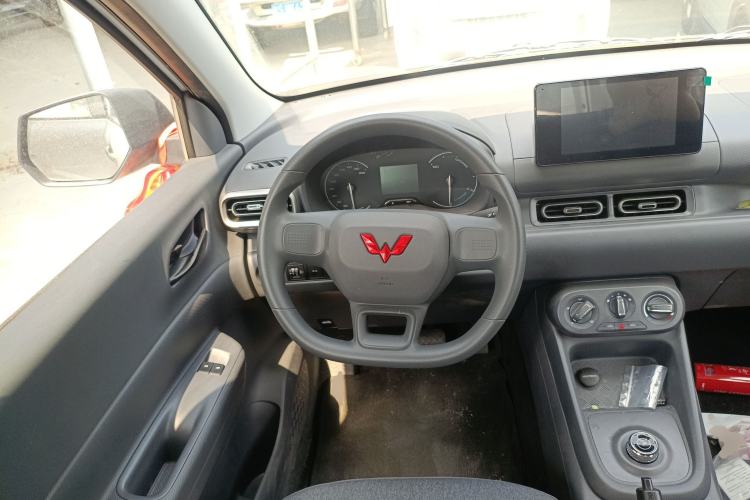 Used Wuling Hongguang New Energy 2024 All-Electric Model 300KM Standard Version
