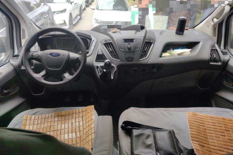 Used Ford Transit 2017 2.0T Diesel Multi-Purpose Commercial Vehicle Short Wheelbase Low Roof China IV Standard
