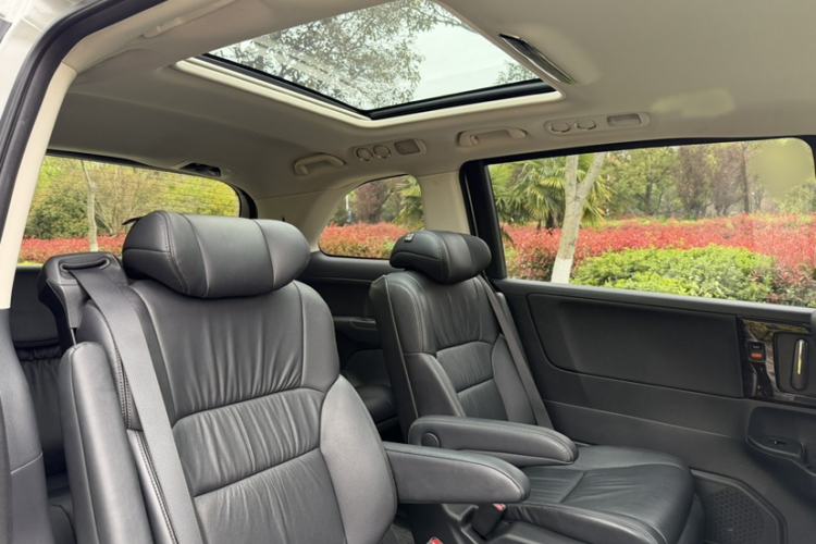 Used Honda Odyssey 2018 2.4L Smart Edition Interior 6