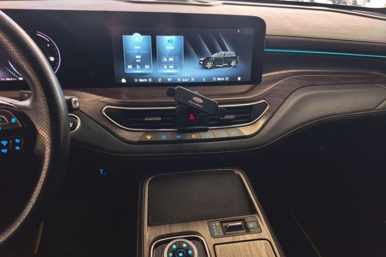 Used Ford Equator 2021 EcoBoost 225 Premier 6-Seater Audio And AC Panel