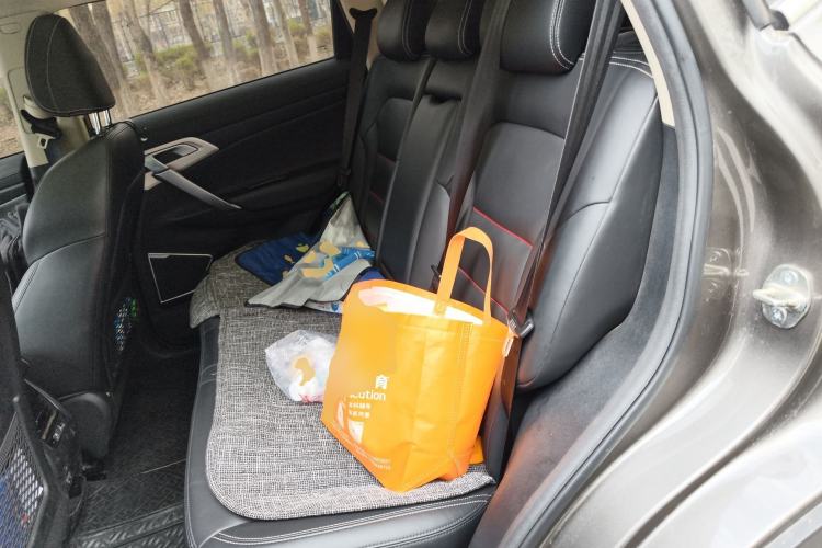 Used Geely Auto Emgrand X7 Sport 2018 1.8TD Automatic Two-Wheel Drive ZhiZun Model with 4G Connectivity
