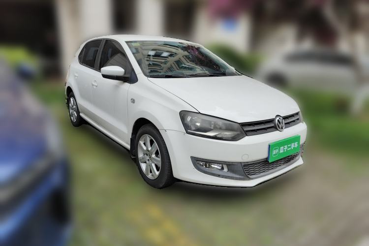 Used Volkswagen Polo 2013 1.6L Automatic Comfort Edition Front Right 45 Deg