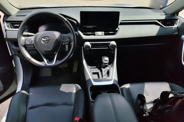 Used Toyota RAV4 2023 2.0L CVT Two-Wheel Drive Fashion Plus Edition Center Console